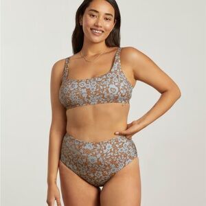 Everlane renew bikini top. Orange/brown with light blue floral pattern. Size L.